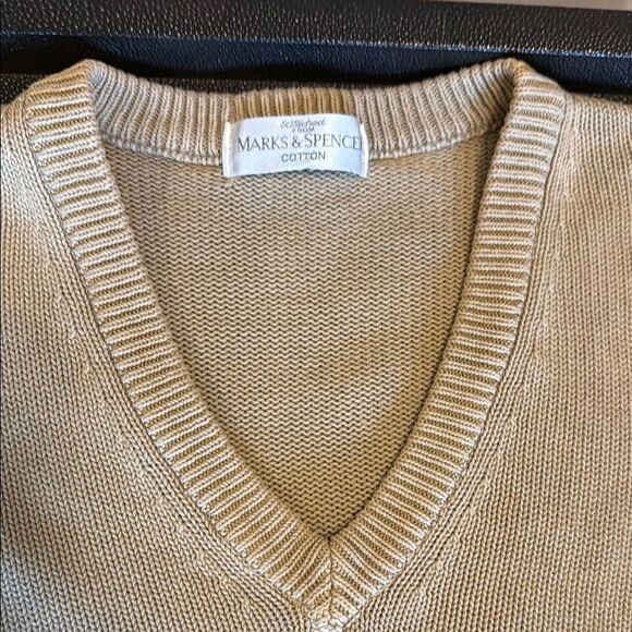 Mark&Spencer StMichael Men's Beige Sand V-Neck Sweater size medium - Picture 2 of 8